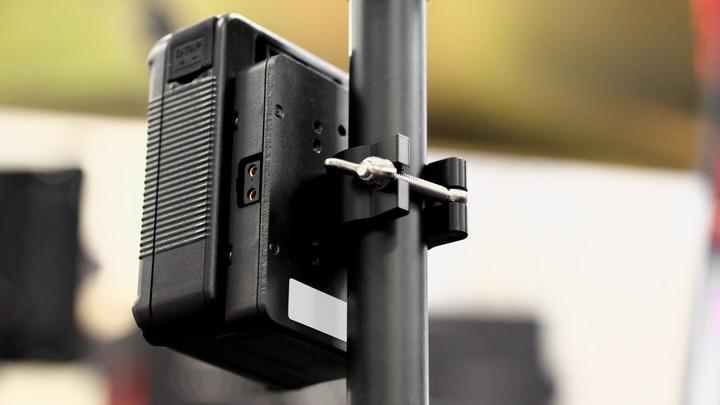 Produktbild Fxlion Nano V-Mount Platte mit Klemme (Diverses Video Zubehör)