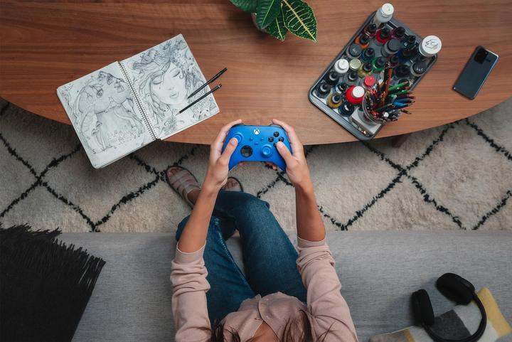 Produktbild Microsoft Xbox Wireless Controller - Shock Blue (PC, Xbox One X, Xbox Series X, Xbox One S, Xbox Series S)