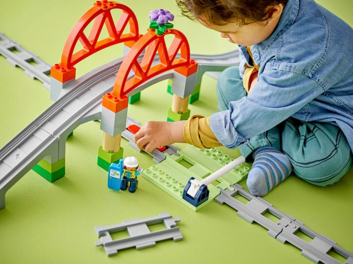 Actual product image LEGO Railway bridge and rails - extension set (10426)