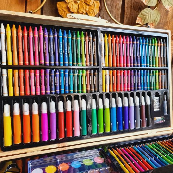 Actual product image Artist Drawing and Painting Set 180