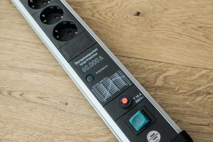 Produktbild Brennenstuhl Premium-Protect-Line (6 x, USB, 3 m)
