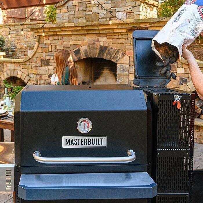 Actual product image Masterbuilt Gravity FED 1050