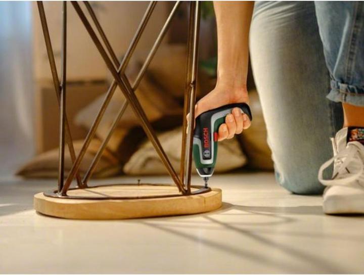 Productafbeelding Bosch Home & Garden IXO 7 (Oplaadbare batterij)