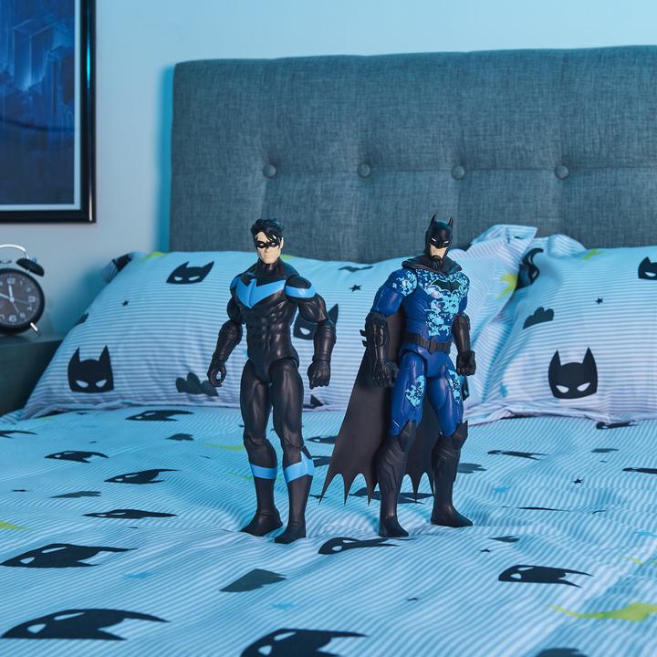 Produktbild Batman DC Comics, 30cm grosse Action-Figur Stealth Armor Nightwing, Kinderspielzeug für Jungen und Mädchen