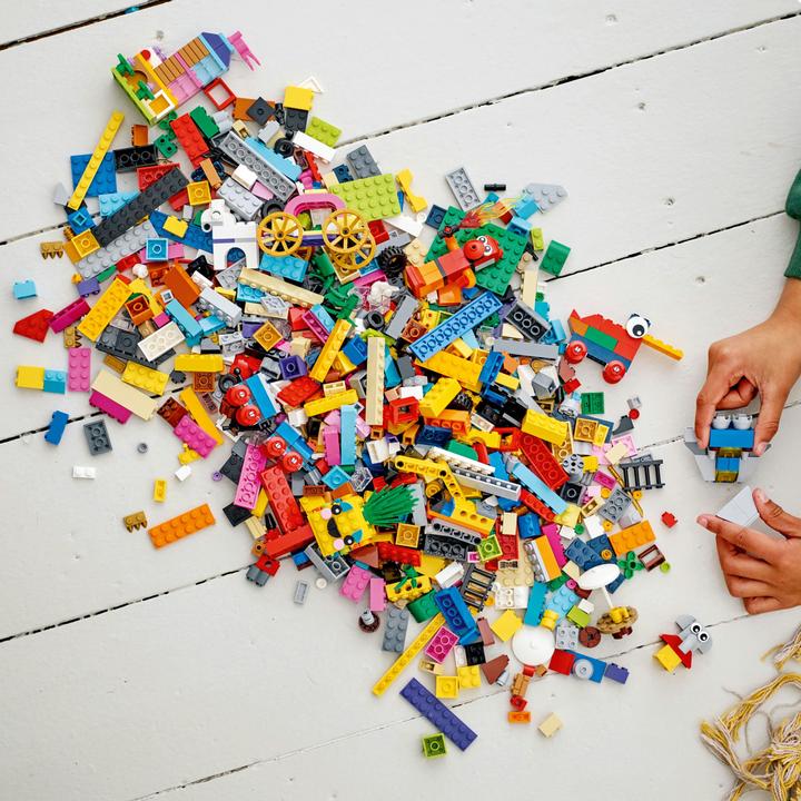 Actual product image LEGO Classic 11021 90 years of play fun (11021, LEGO Classic)