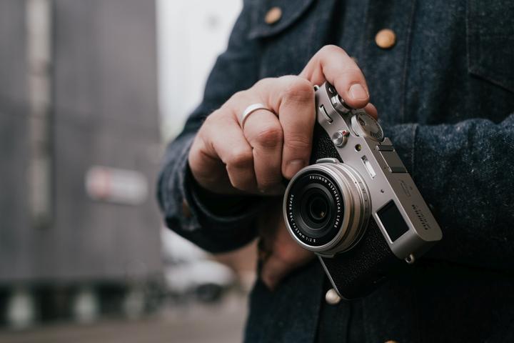 Image du produit Fujifilm X100V (23 mm, 26.10 Mpx, APS-C / DX)