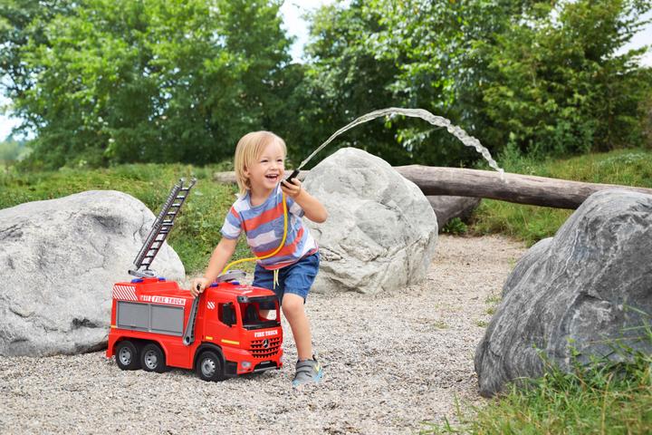 Actual product image Lena Fire Giga Trucks in a 66cm box