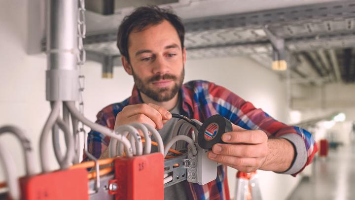 Produktbild tesa Elektro Isolierband, hitzebeständiges Klebeband zum Isolieren, Reparieren & Bündeln (19 mm)