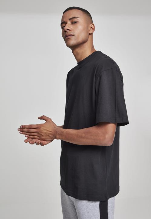 Actual product image Urban Classics Tall Tee (6XL)
