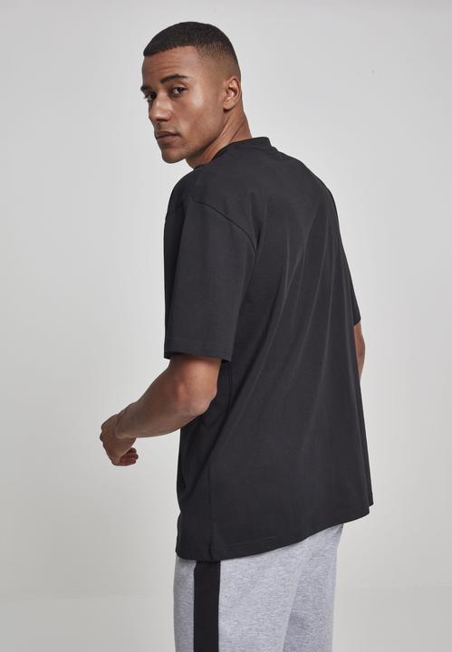 Actual product image Urban Classics Tall Tee (6XL)