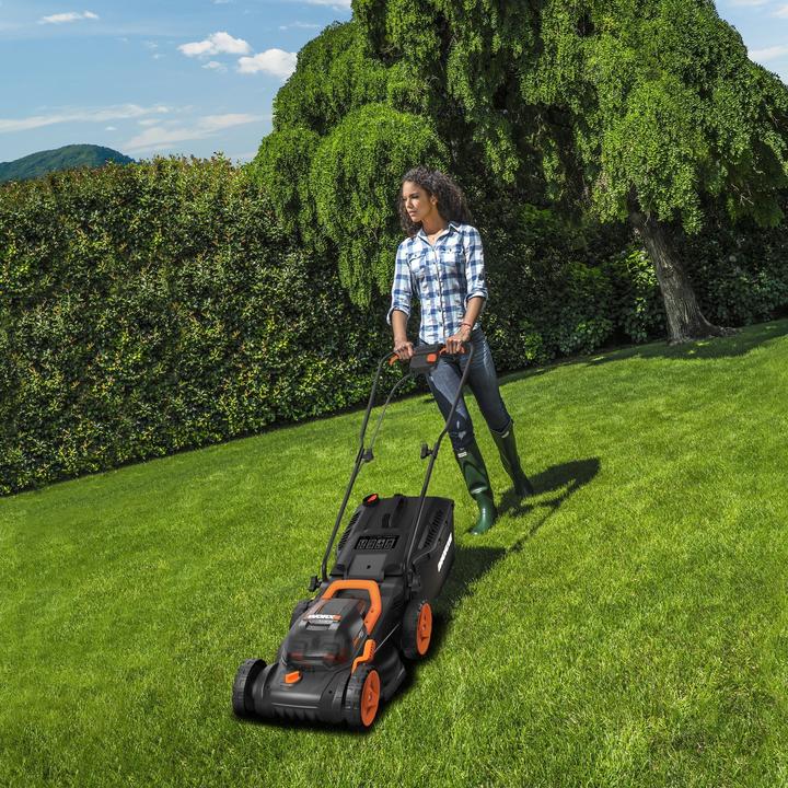 Actual product image Worx WG779E (Rechargeable battery operated)