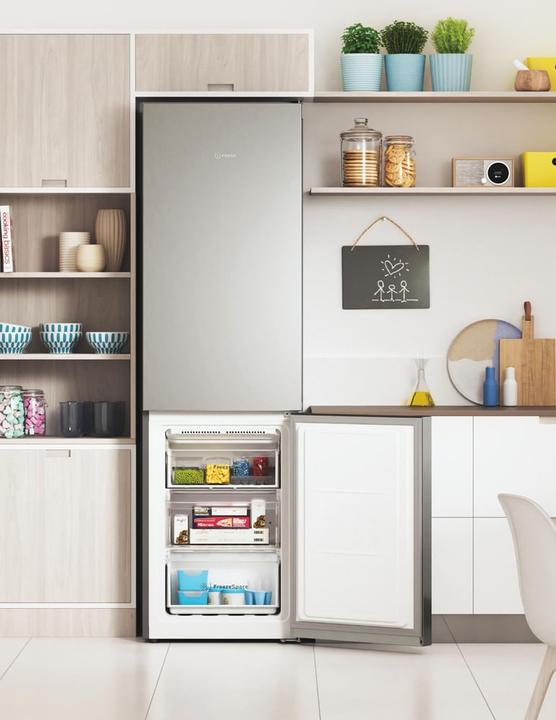 Actual product image Indesit INFC9 TI22X Free-standing fridge freezer 367 L E Stainless steel (367 l)