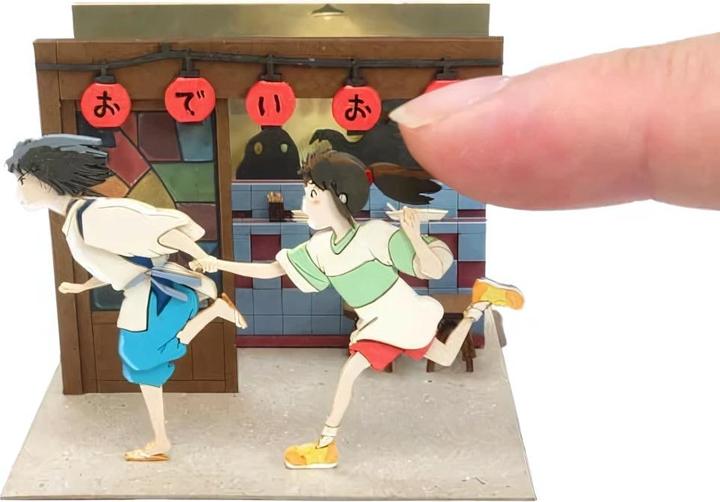 Produktbild Sankei Chihiros Reise ins Zauberland - Haku und Chihiro auf der Flucht - Paper Art Box