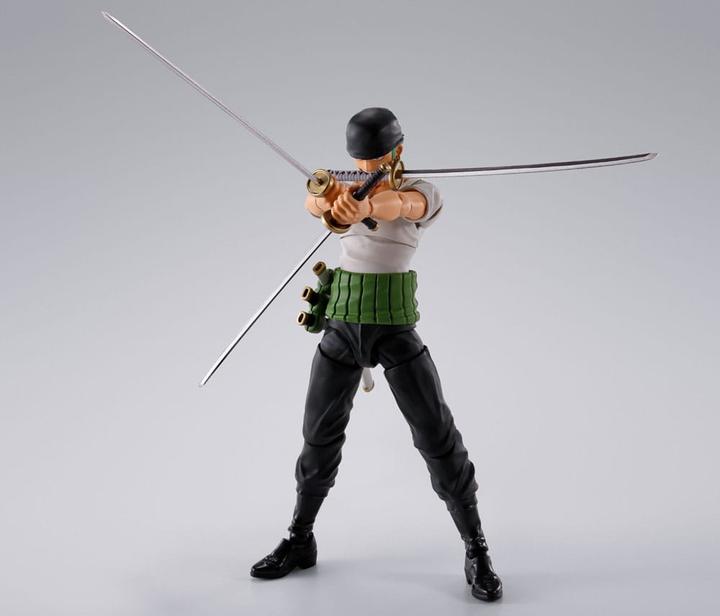 Actual product image Bandai One Piece S.H.Figuarts Roronoa Zoro Romance Dawn Version