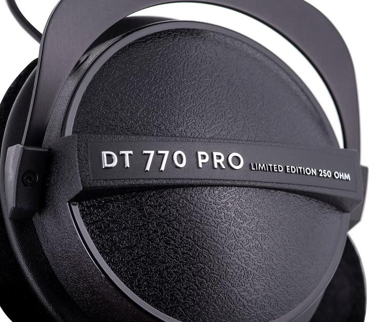 Produktbild Beyerdynamic DT 770 Pro Black Limited Edition (keine Geräuschunterdrückung, Kabelgebunden)