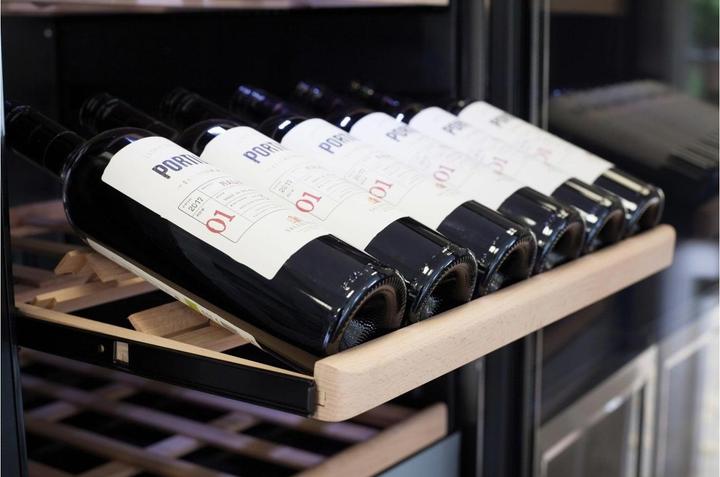 Actual product image Caso WineMaster 126 Wine Cooler with Compressor Freestanding Stainless Steel 126 Bottle(s)