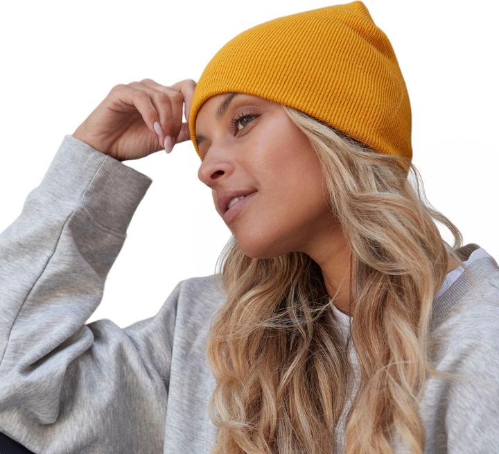 Actual product image Beechfield Plain Basic Knitted Winter Beanie Hat