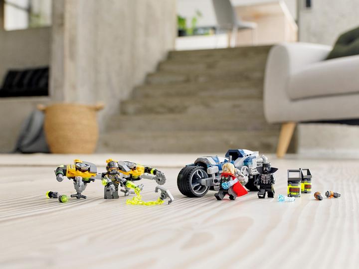 Produktbild LEGO Avengers Speeder-Bike Attacke (76142, LEGO Marvel)
