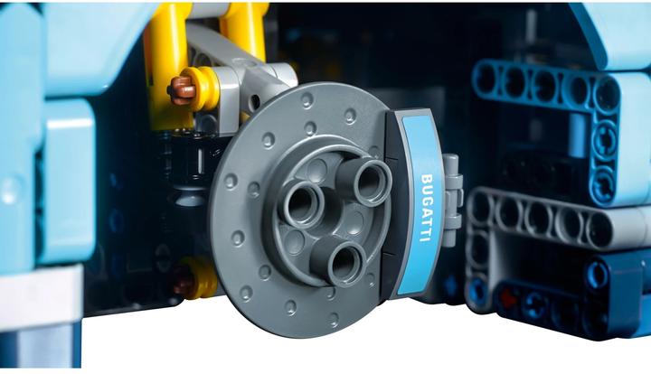 Actual product image LEGO Bugatti Chiron (42083, LEGO Technic, LEGO Rare Sets)