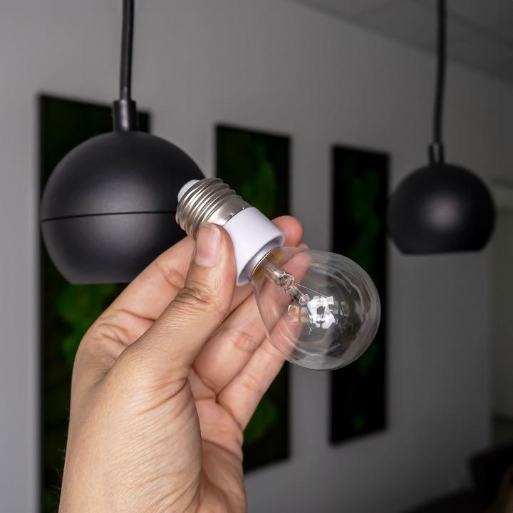 Actual product image Intirilife E27 to E14 Lamp Base Adapter