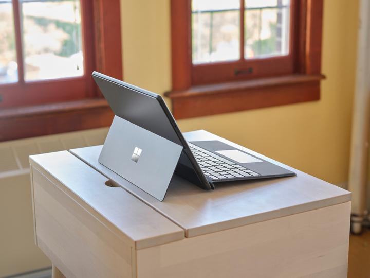 Produktbild Microsoft Surface Go 3 (10.50", Intel Pentium Gold 6500Y, 8 GB, 128 GB)