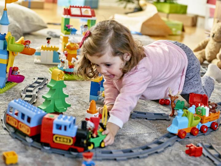 Produktbild LEGO Winterspass mit dem Weihnachtsmann (10837)