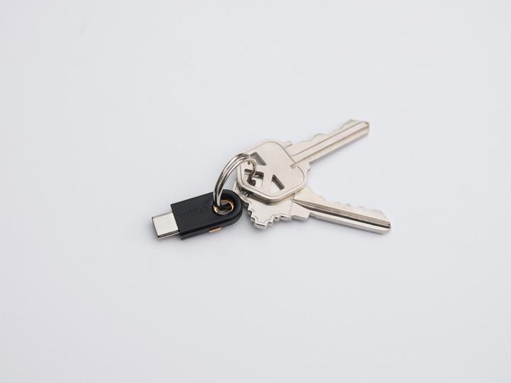 Actual product image Yubico YubiKey 5C