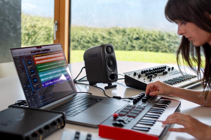 Produktbild IK Multimedia iLoud Micro Monitor Pro Single (Aktiv, 1 Stk., 1x 50 W)