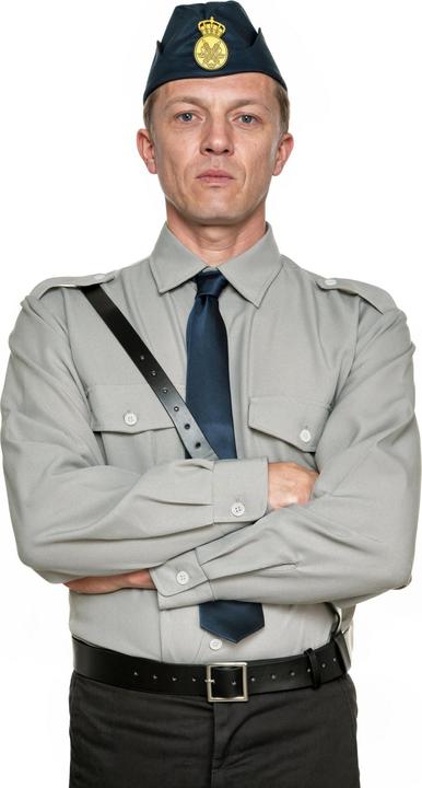 Actual product image Maskworld Pippi Langstrumpf – Kling & Klang Polizisten Kostüm (XL)