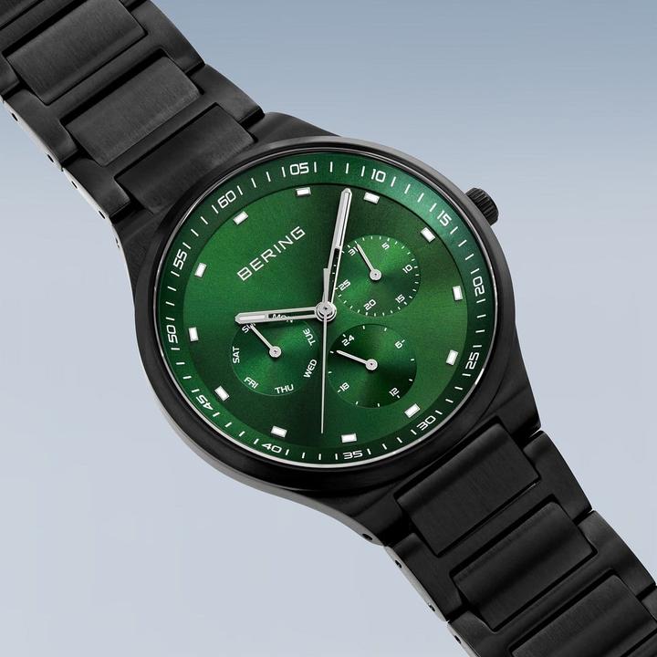 Actual product image Bering Classic (Analogue wristwatch, 40 mm)