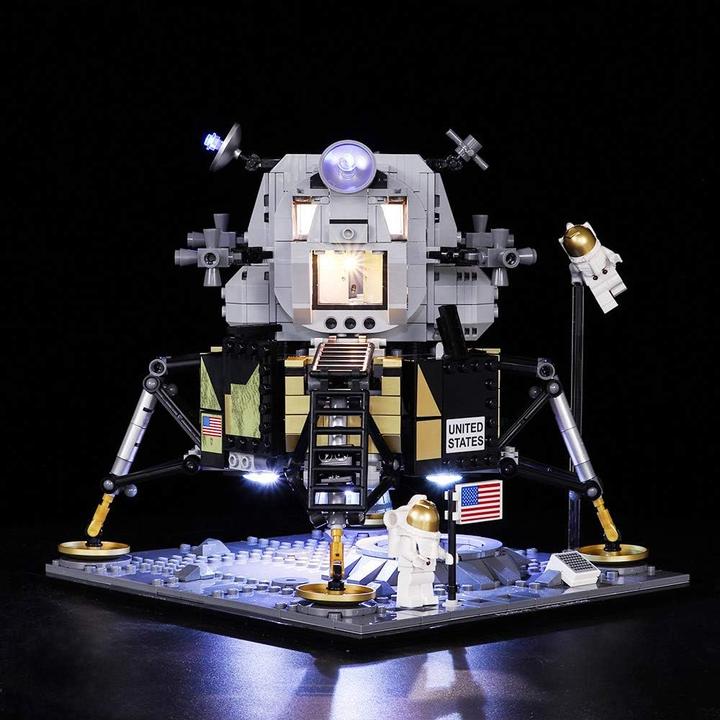 Image du produit BrickBling Kit d'éclairage LED pour LEG- NASA : module lunaire Apollo 11 (10266), télécommande incluse