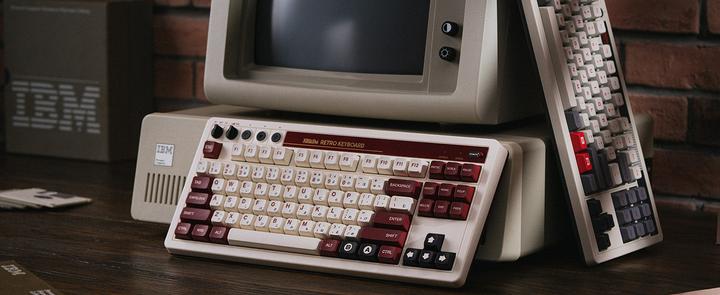 Actual product image 8bitdo Mechanical Keyboard Hot Swappable 87 Keys (Eng. Int., Wireless)
