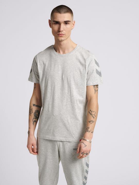 Actual product image hummel Legacy Chevron T-Shirt (XL)