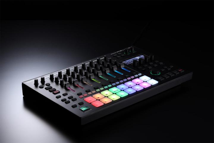 Actual product image Roland MC-707 (Groovebox)