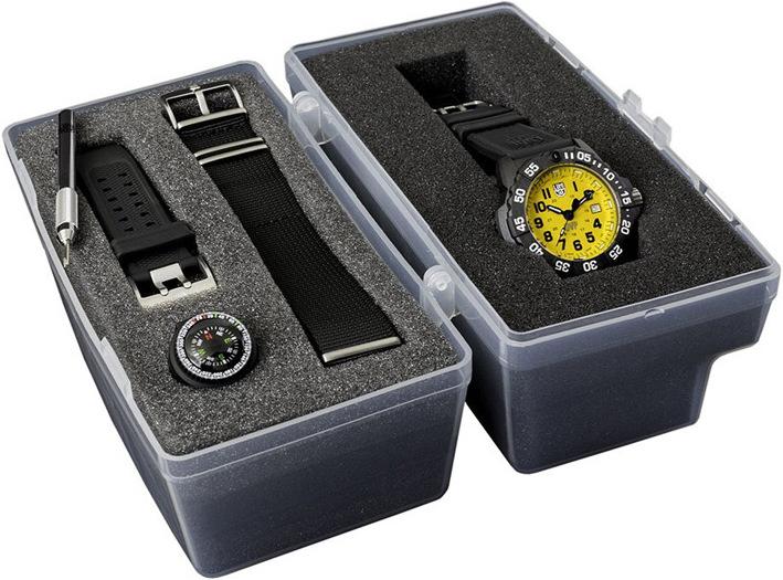 Actual product image Luminox Scott Cassell UVP Special Edition 3500 Series (Analogue wristwatch, 45 mm)