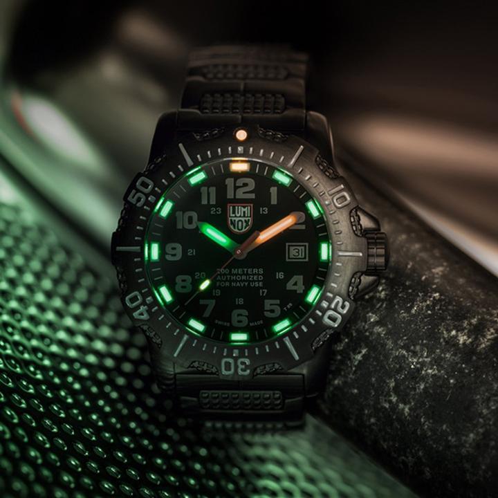 Produktbild Luminox Authorized for Navy Use (A.N.U.) 4200 Series (Analoguhr, 45 mm)