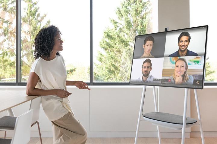 Produktbild APC Smart-UPS mobiler Akku für Microsoft Surface Hub 2 (400 VA, 388 W, Standby USV)