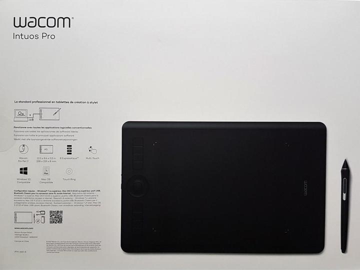 Actual product image Wacom Intuos Pro M, South (5080 lpi)