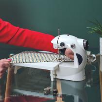 Actual product image Je Cherche Une Idee mini sewing machine with board