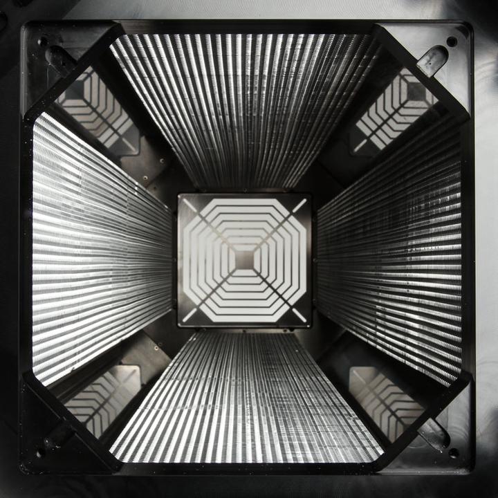 Produktbild Aqua Computer airplex Gigant 3360 - Aluminium (140 mm)