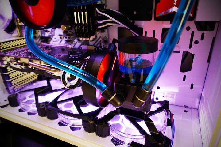 Image du produit In Win 303 Tour midi MSI Dragon Edition (ATX, mATX, Mini-ITX)