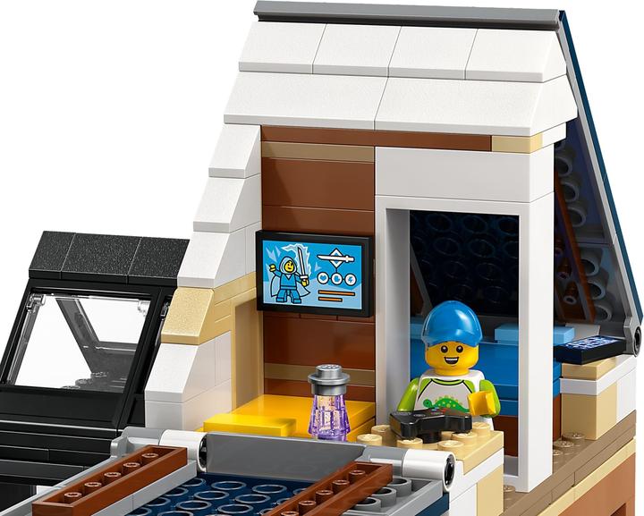 Actual product image LEGO Family home with electric car (60398, LEGO City)