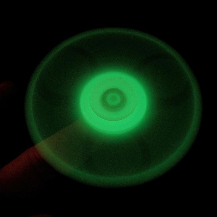 Produktbild Cover-Discount Fidget Spinner Anti-Stress Fidget Tri-Spinner leuchtend grün