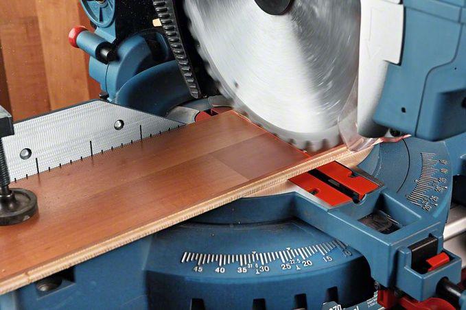 Immagine prodotto Bosch Professional Sega combinata GTM 12 JL con tavolo da lavoro GTA 2600 in confezione