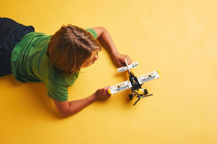 Produktbild LEGO Propellerflugzeug (42198, LEGO Technic)