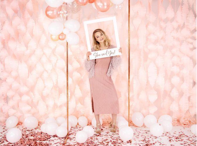 Image du produit Partydeco Accessoire de fête Cadre photo selfie she said yes or rose