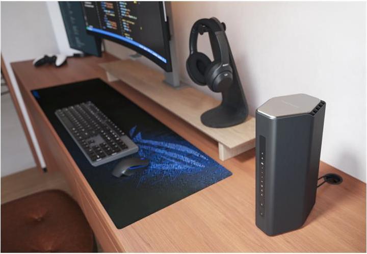 Actual product image Netgear Nighthawk RS600 WiFi 7