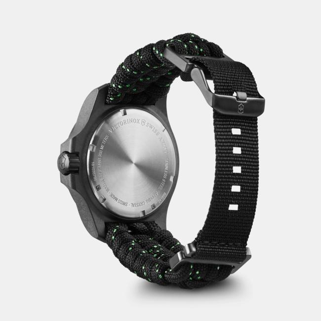 Produktbild Victorinox I.n.o.x. Carbon (Analoguhr, Swiss Made, 43 mm)