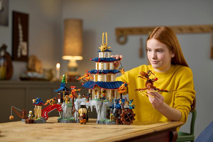 Actual product image LEGO Tournament temple city (71814, LEGO Ninjago, LEGO Rare Sets)