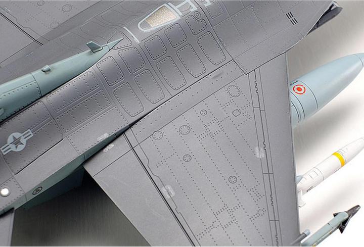 Actual product image Tamiya Lockheed Martin F-16 CJ